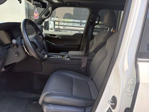 Used 2024 Lexus GX 550 w/ Cold Area Package AWD/4WD image 9