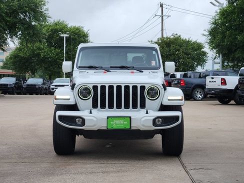 Used 2023 Jeep Gladiator Overland AWD/4WD image 2