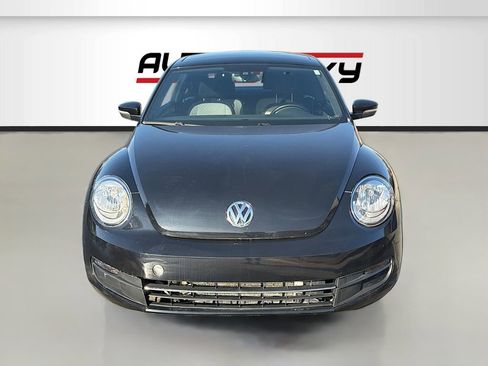 Used 2019 Volkswagen Beetle 2.0T SE image 2
