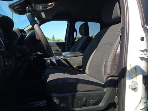 Certified 2025 RAM 2500 Big Horn AWD/4WD image 10