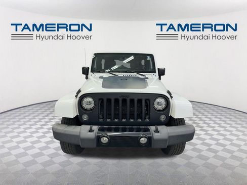 Used 2014 Jeep Wrangler Unlimited Sahara AWD/4WD image 5