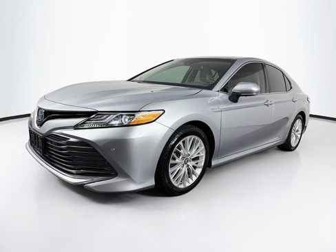 Used 2018 Toyota Camry XLE w/ Audio Package FWD image 3