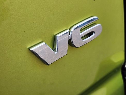 Used 2023 Toyota Tacoma TRD Off-Road w/ TRD Premium Off Road Package image 9