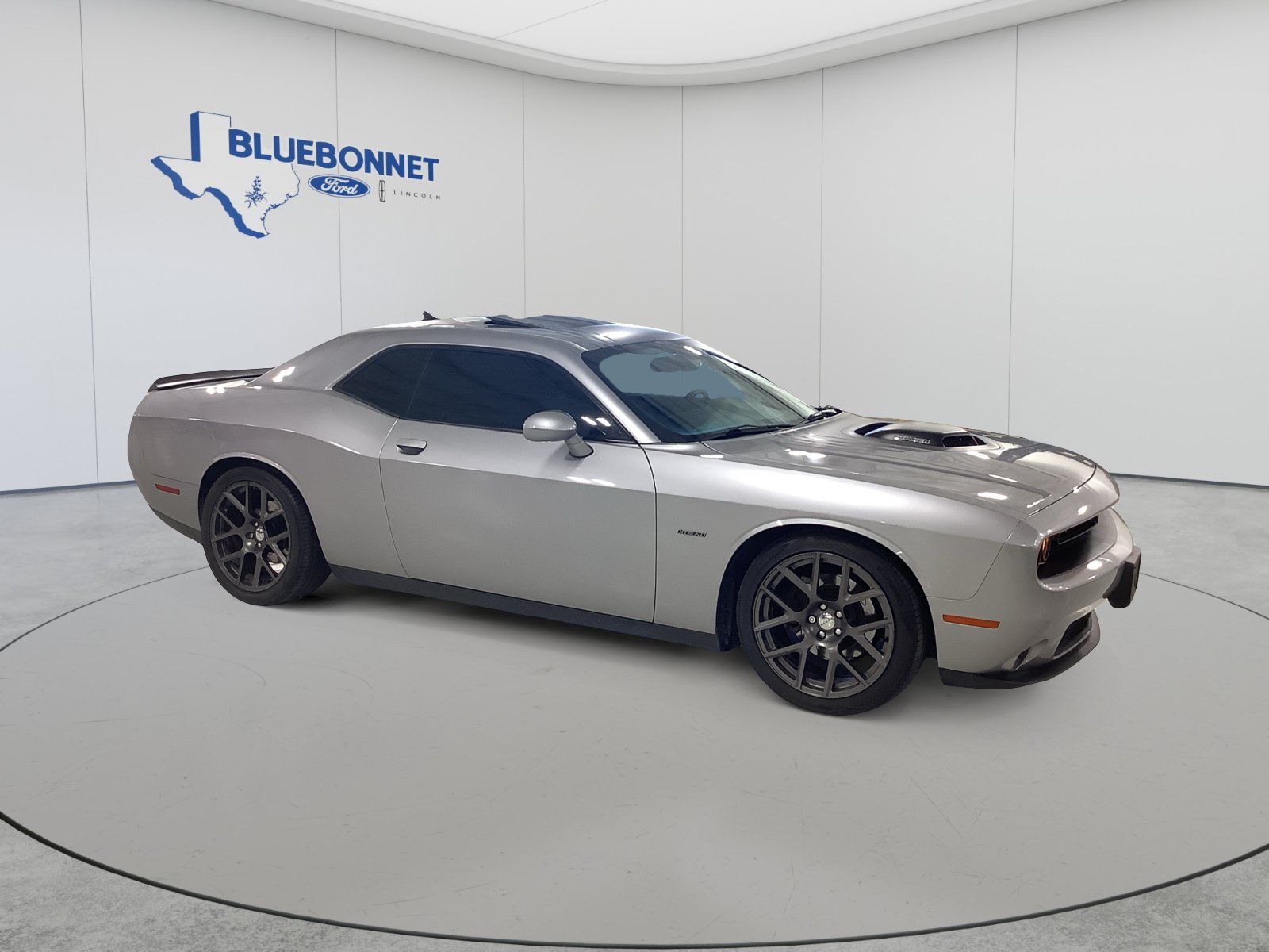 Used 2016 Dodge Challenger R/T Plus RWD image 2