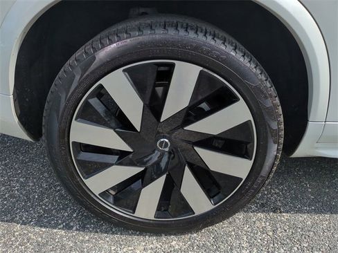 Certified 2023 Volvo XC90 T8 Ultimate w/ Protection Package Premier image 11