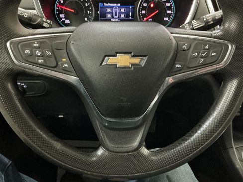 Used 2020 Chevrolet Equinox LT image 15