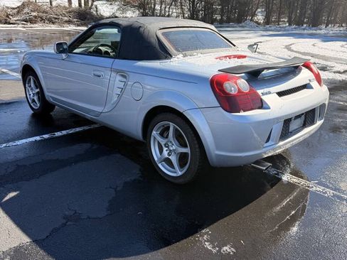 Used 2003 Toyota MR2 RWD image 5