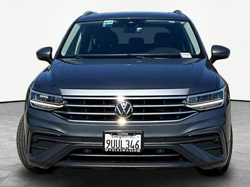 Used 2023 Volkswagen Tiguan SE AWD/4WD image 2