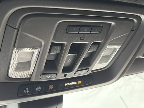 Used 2020 GMC Sierra 2500 Denali w/ Denali Ultimate Package image 18