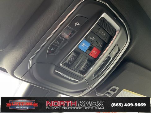 New 2025 Jeep Grand Cherokee Altitude image 12