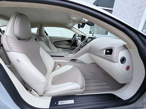 Used 2017 Aston Martin DB11 V12 image 38