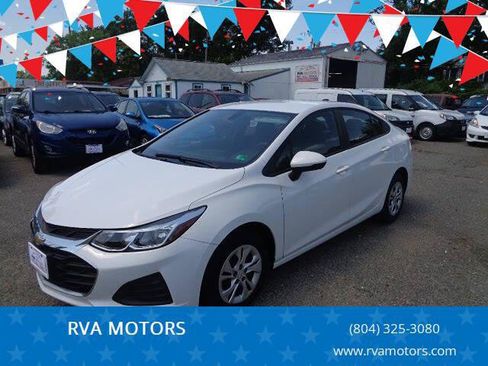 Used 2019 Chevrolet Cruze LS image 1