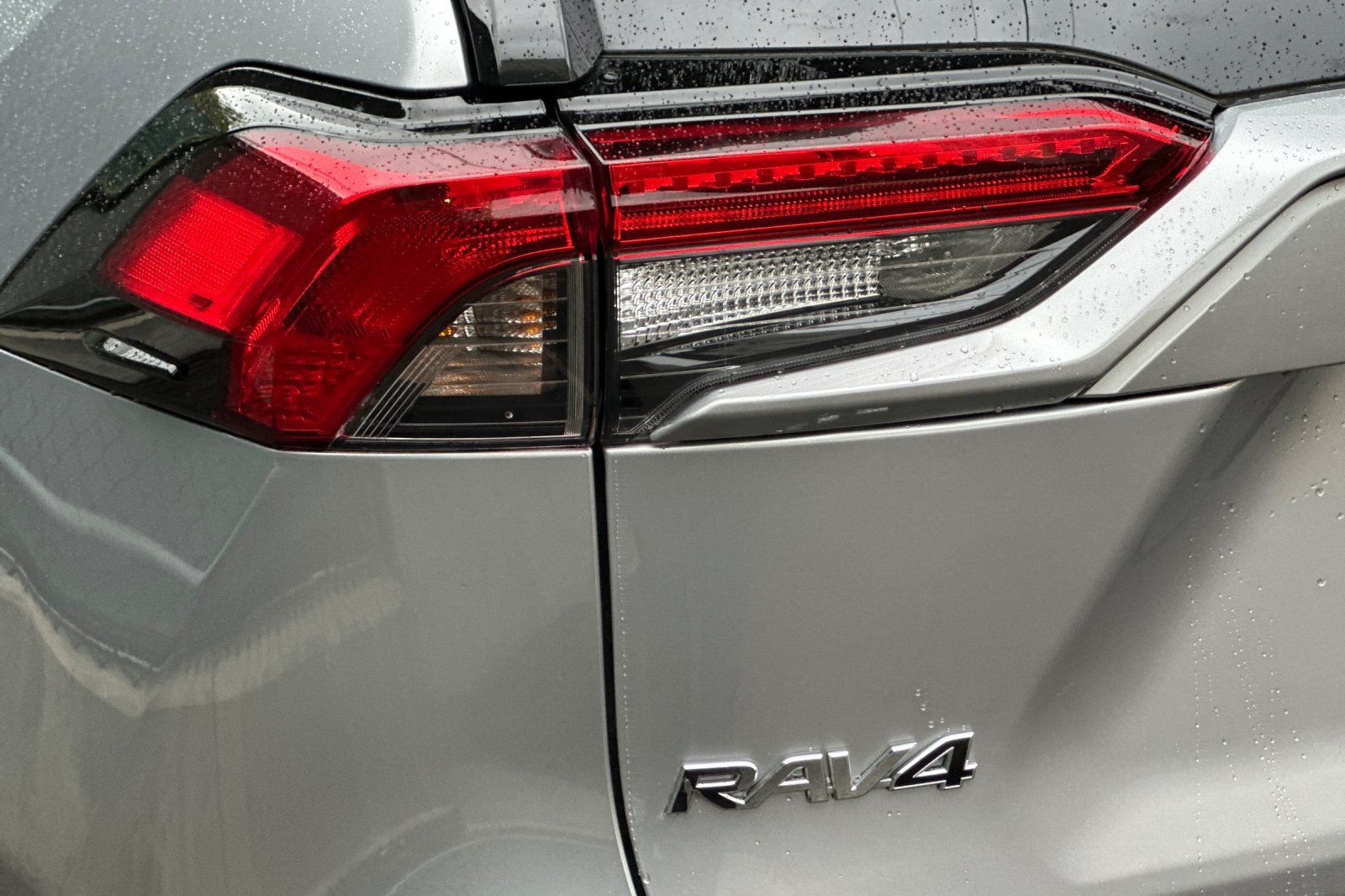 Used 2023 Toyota RAV4 LE AWD/4WD image 27