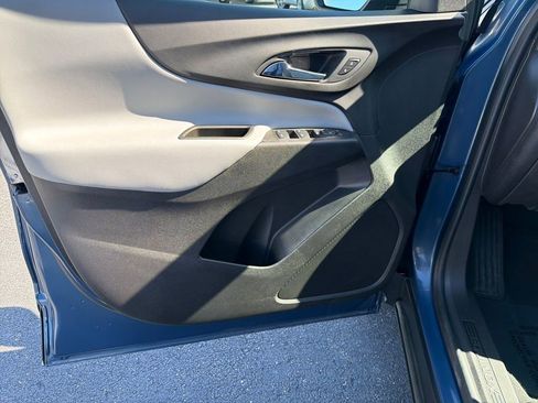 Used 2024 Chevrolet Equinox LS w/ LS Convenience Package image 12