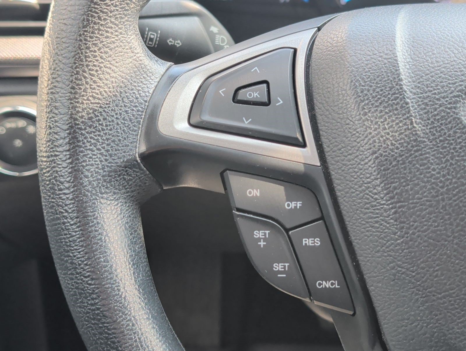 Used 2020 Ford Fusion SE FWD image 14