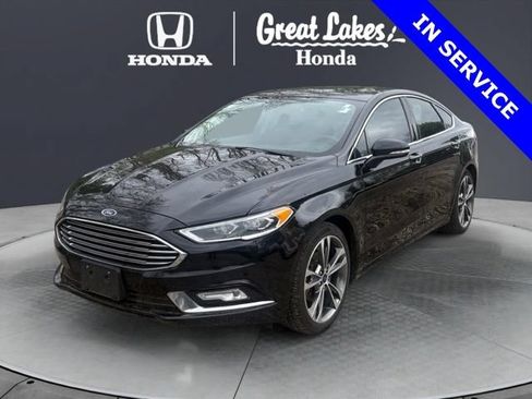 Used 2017 Ford Fusion Titanium FWD image 2
