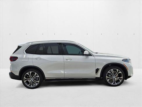 Used 2026 BMW X5 xDrive40i w/ Executive Package AWD/4WD image 4