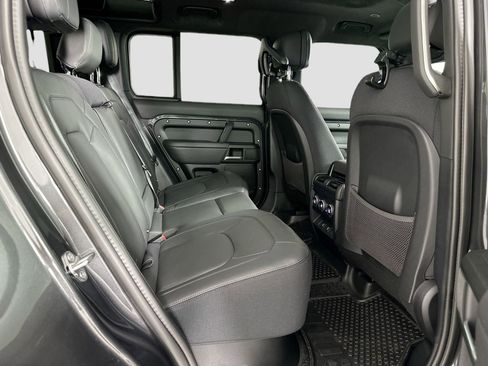 Certified 2025 Land Rover Defender 110 V8 image 24