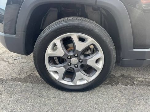 Used 2018 Jeep Compass Limited w/ Navigation Group AWD/4WD image 31