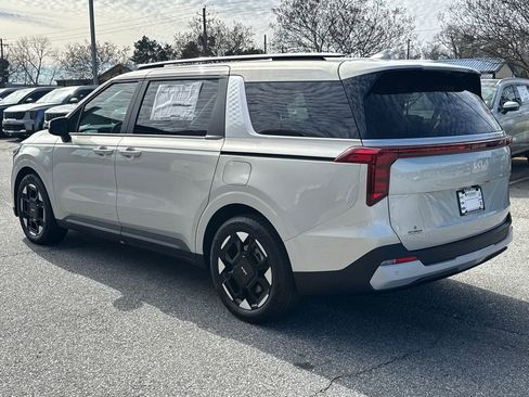 New 2026 Kia Carnival EX image 5