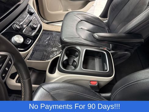 Used 2022 Chrysler Pacifica Touring-L FWD image 20