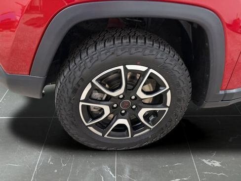 Used 2025 Jeep Compass Trailhawk AWD/4WD image 24