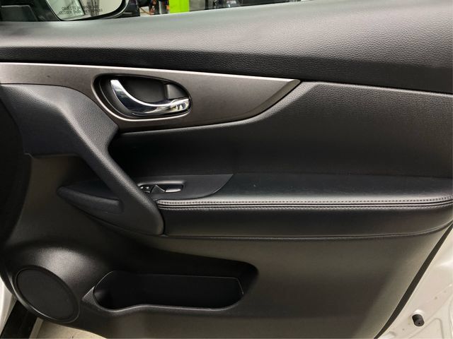 Used 2015 Nissan Rogue SV w/ SV Moonroof Package AWD/4WD image 28