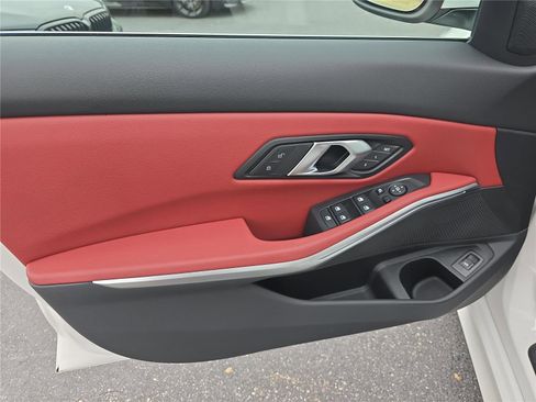 Used 2025 BMW 330i Sedan image 12