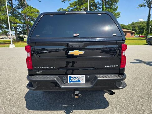 Used 2025 Chevrolet Silverado 2500 Custom w/ Custom Value Package AWD/4WD image 4