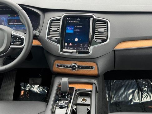 Certified 2024 Volvo XC90 T8 Plus w/ Protection Package Premier AWD/4WD image 13