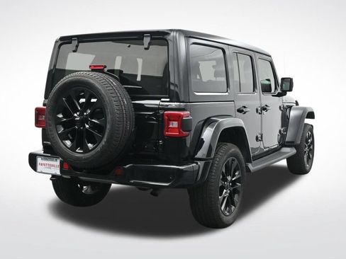 Used 2021 Jeep Wrangler Unlimited Sahara AWD/4WD image 5