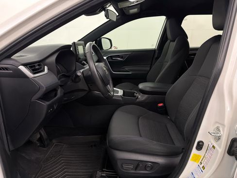 Used 2022 Toyota RAV4 SE AWD/4WD image 14