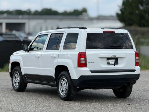 Used 2016 Jeep Patriot Sport w/ Power Value Group AWD/4WD image 10