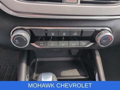 Used 2024 Nissan Altima 2.5 SR AWD/4WD image 17