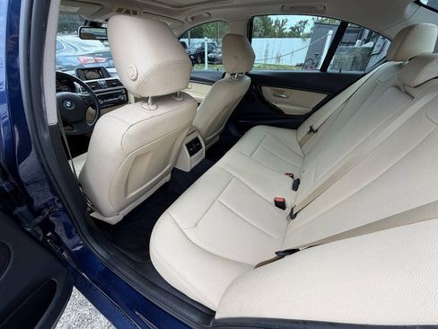 Used 2017 BMW 320i xDrive Sedan AWD/4WD image 10
