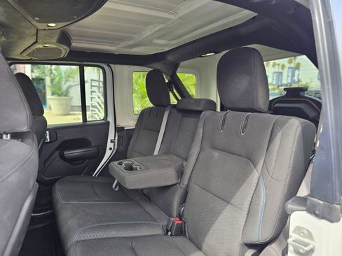 Used 2024 Jeep Wrangler Unlimited Rubicon 4xe AWD/4WD image 29