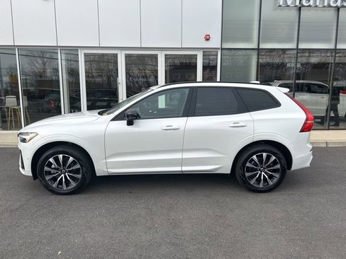 Certified 2025 Volvo XC60 B5 Plus image 2