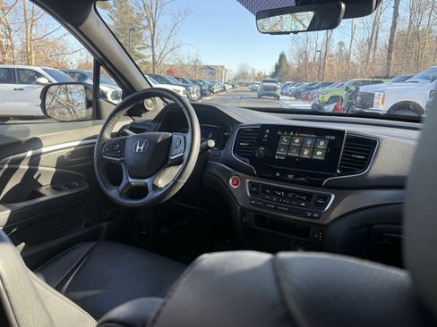 Used 2023 Honda Passport EX-L image 16