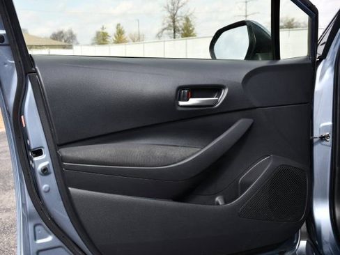 Used 2020 Toyota Corolla LE image 11