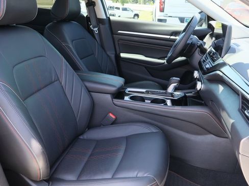 Used 2023 Nissan Altima 2.5 SR w/ SR Premium Package FWD image 27