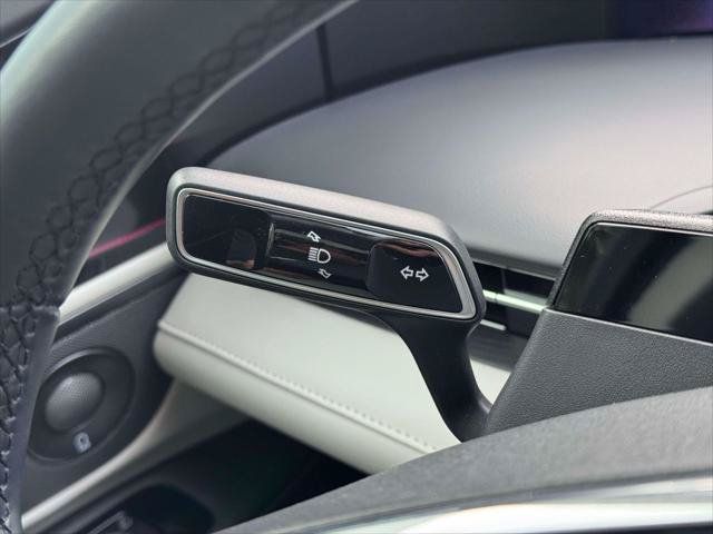 Certified 2025 Lincoln Nautilus Reserve AWD/4WD image 23