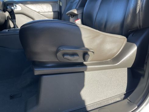 Used 2019 Nissan Frontier PRO-4X w/ Pro-4x Luxury Package AWD/4WD image 13