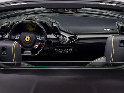 Used 2014 Ferrari 458 Spider image 12