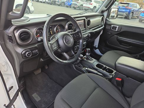 Used 2021 Jeep Wrangler Unlimited Sport image 15
