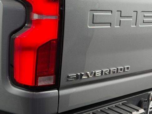 Used 2025 Chevrolet Silverado 3500 LTZ image 28