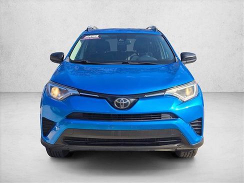 Used 2018 Toyota RAV4 LE image 2