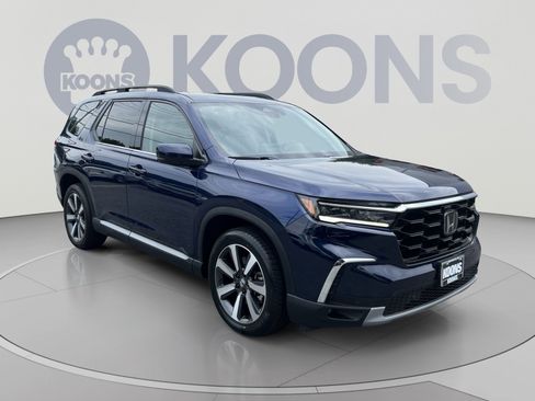 Used 2024 Honda Pilot Touring image 10