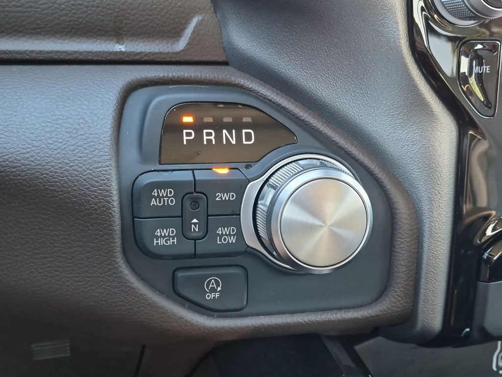 Used 2025 RAM 1500 Laramie AWD/4WD image 14