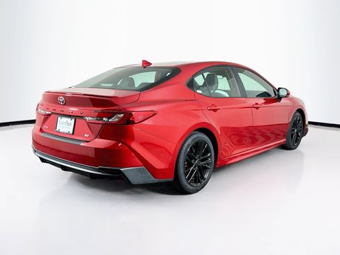 Used 2025 Toyota Camry SE FWD image 9