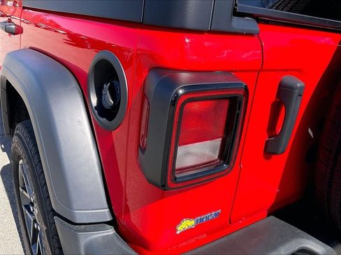 Used 2024 Jeep Wrangler Sport S AWD/4WD image 28